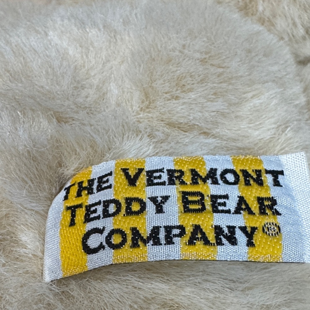 The Vermont Teddy Bear Company (vintage?) Cream Teddy Bear Plush - Picture 2 of 6